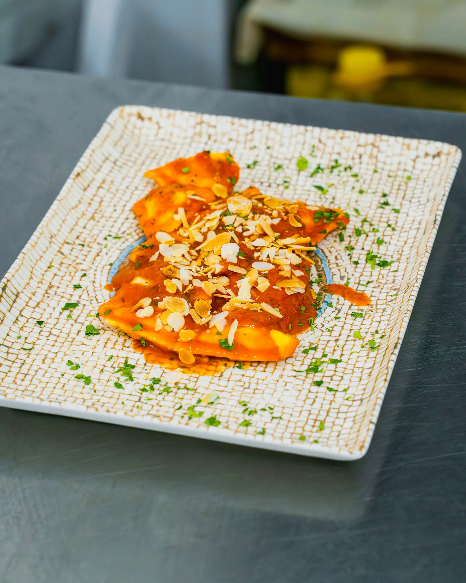 Specialità di mare in salsa di pomodoro