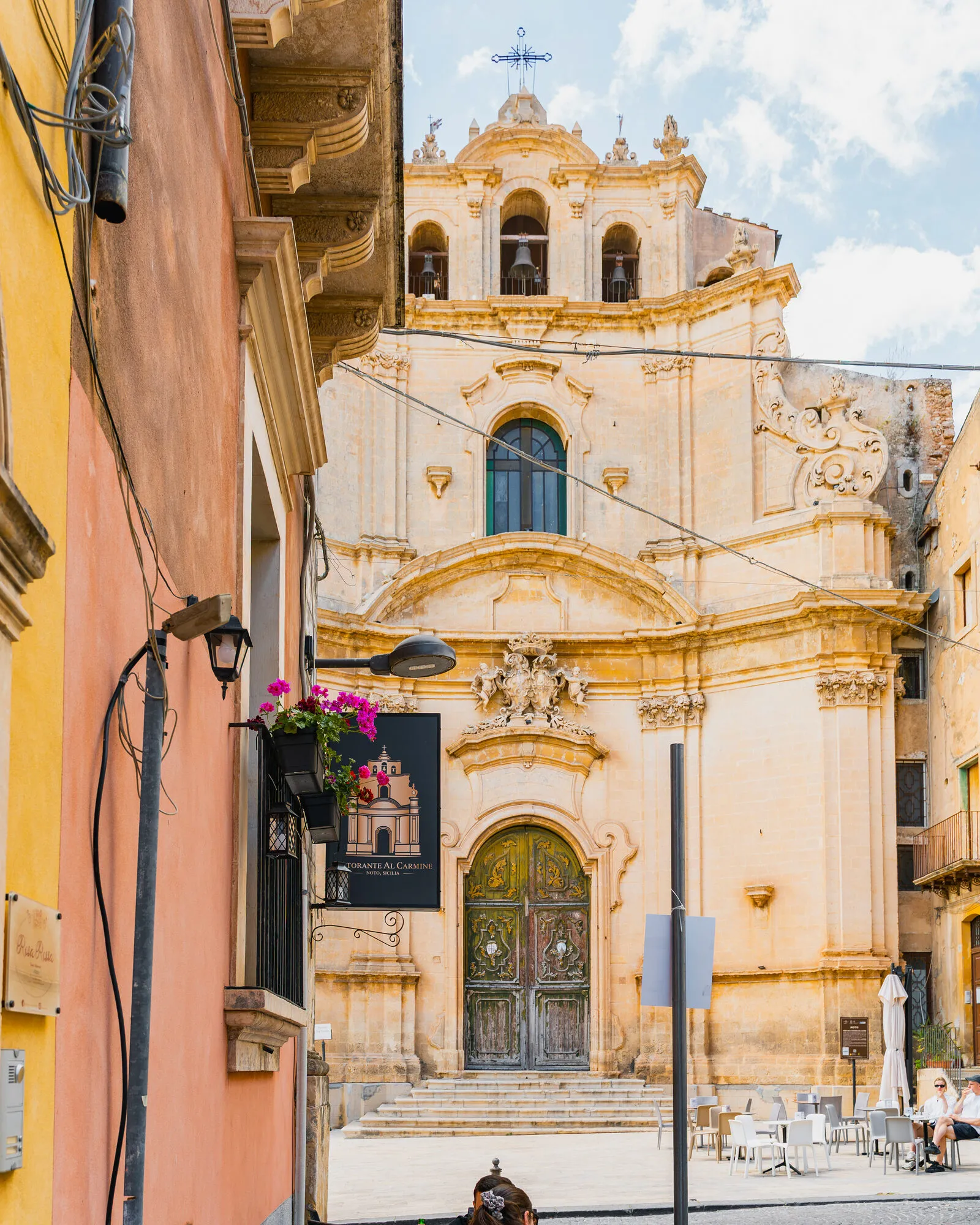 Facciata barocca di una chiesa di Noto